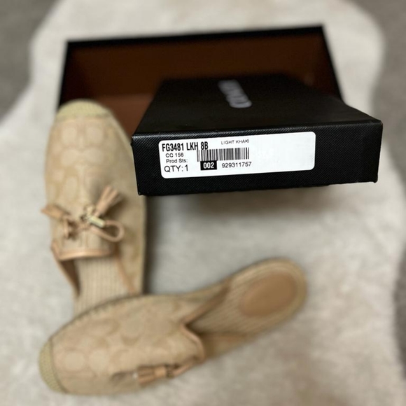 Coach - Picture 8 of 8